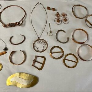 Artisan Gold and Brown Bracelet Collection with Timeless Elegance